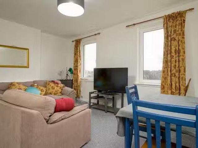Apartment for rent in Marionville, Restalrig