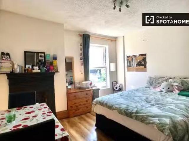 House to rent in Bluebell, North Tipperary