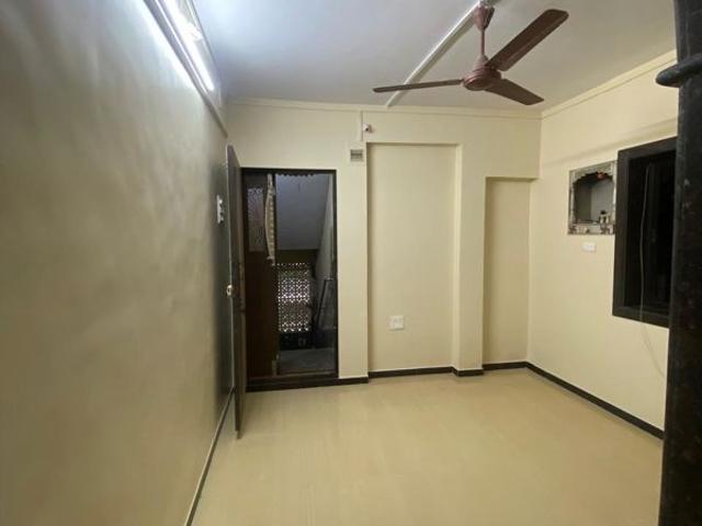 Flat for rent in Parel, Mumbai City District