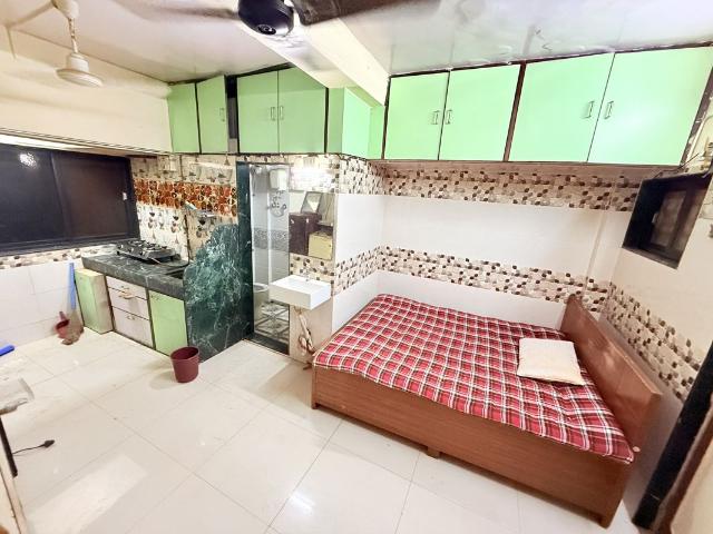 Flat for rent in Model Town, Mumbai