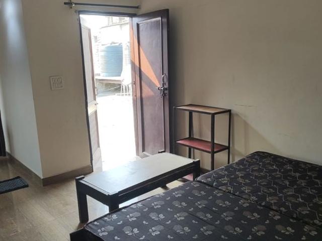 Flat for rent in Sector 29, Noida