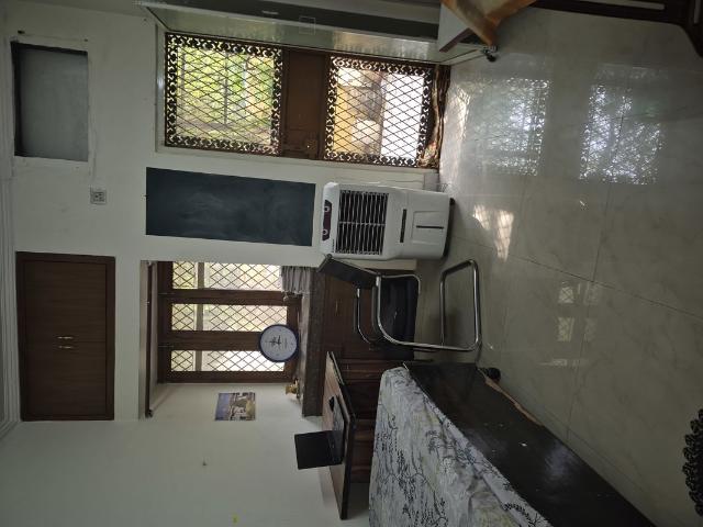 Flat for rent in East Delhi, Deri