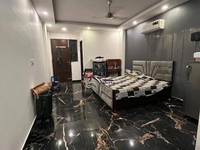Flat for rent in Hauz Rani, Delhi