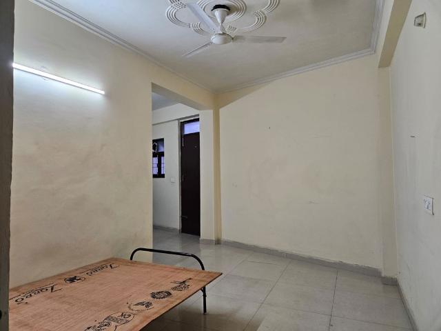 Flat for rent in South Delhi, Deri