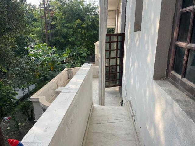 House for rent in Sector 40, Noida