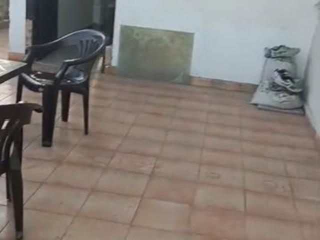 Property for rent in Deri