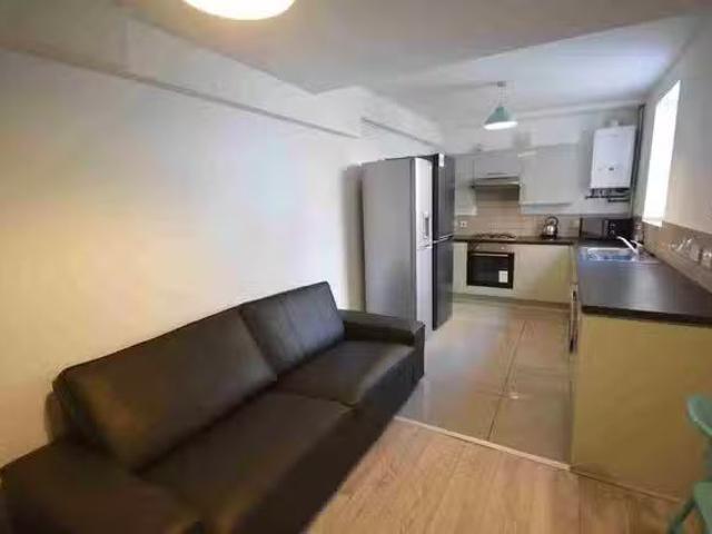 Apartment for rent in Kensington, Calderstones