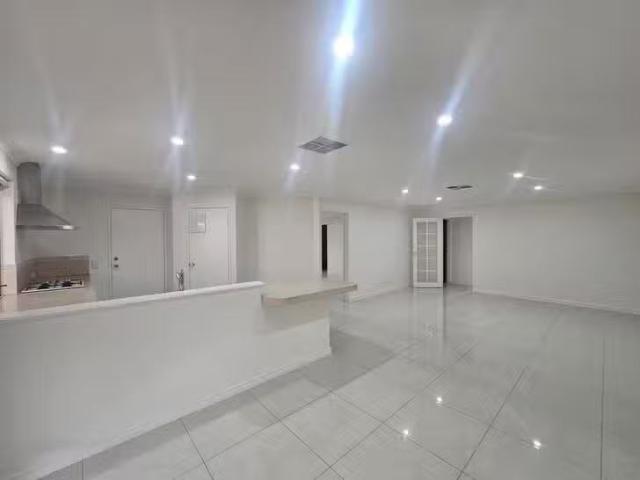 House for rent in Canning Vale, Western Australia
