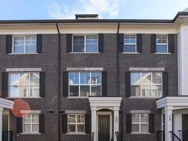 Condo for rent in Surrey, British Columbia