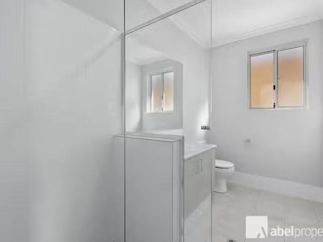 House for rent in Seville Grove, Western Australia