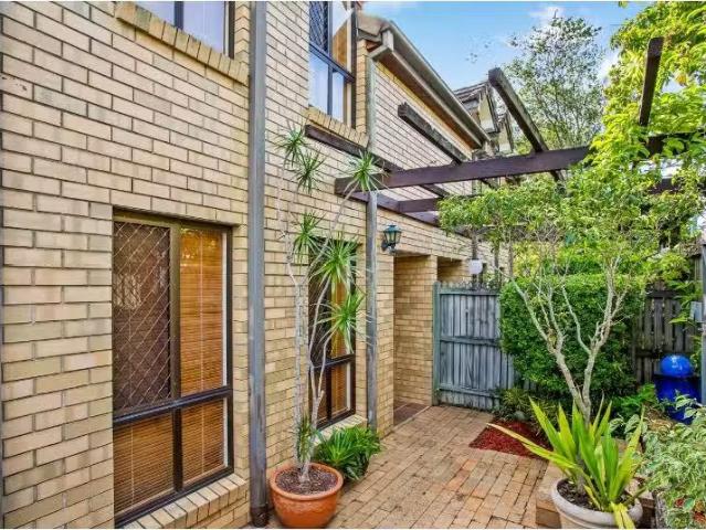Condo for rent in Toombul, Queensland