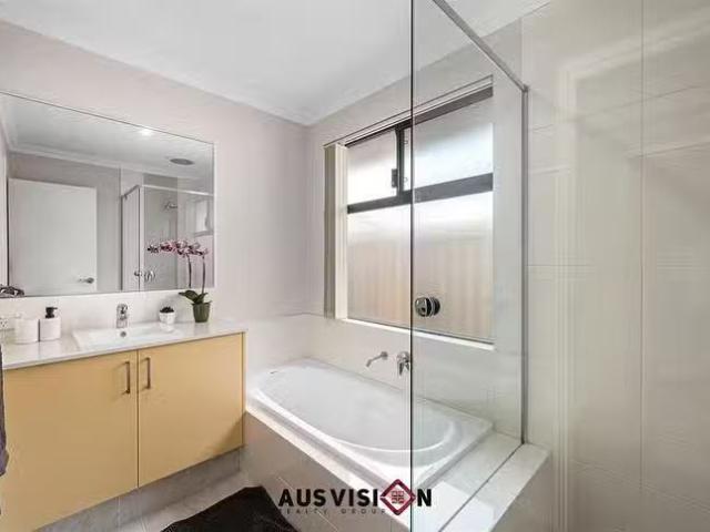 House for rent in Kardinya, Western Australia