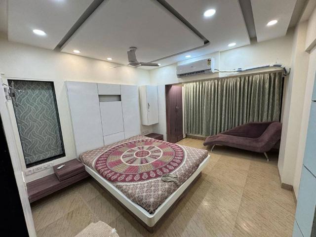 Flat for rent in Parel, Mumbai City District