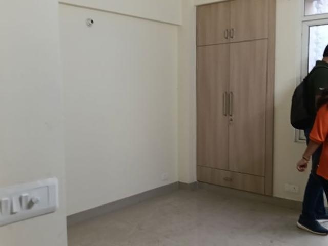Flat for rent in Sector 135, Noida