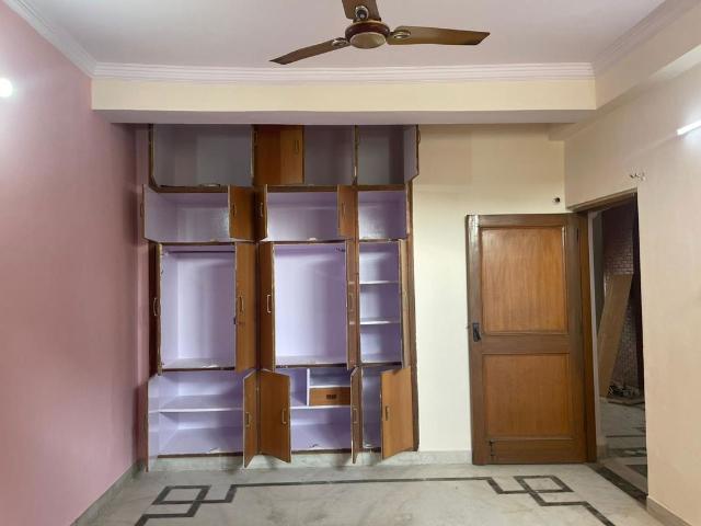 Property for rent in Sector 12, Noida