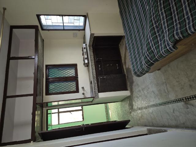 Flat for rent in East Delhi, Deri
