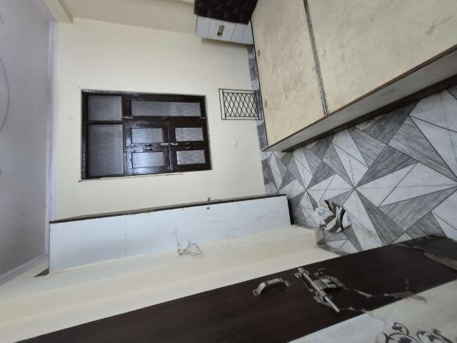 Property for rent in East Delhi, Deri