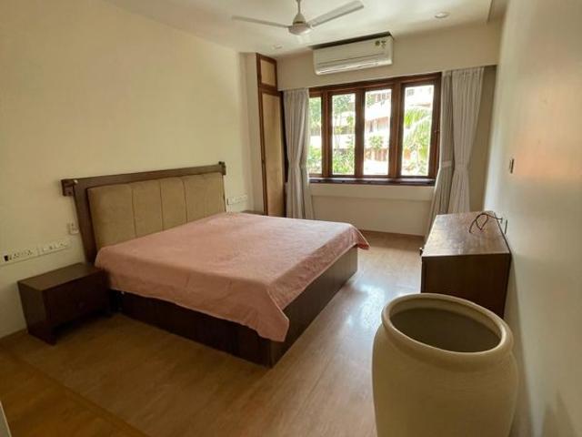 Flat for rent in Colaba, Mumbai City District