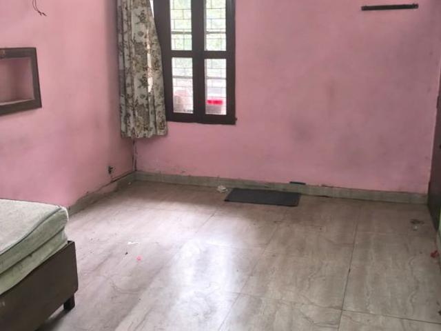 Flat for rent in East Delhi, Deri