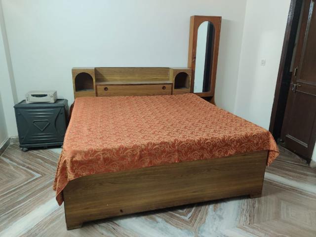 Property for rent in Sector 21, Noida