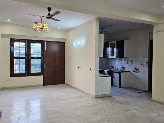 Property for rent in Rajat Vihar C Block, Noida