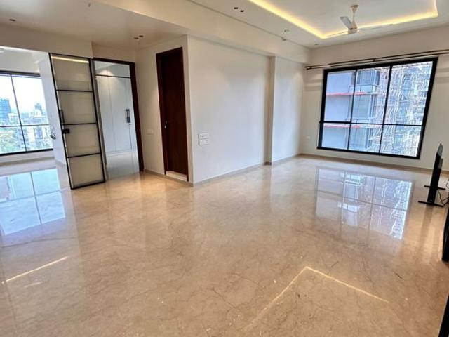 Flat for rent in Khar, Mumbai