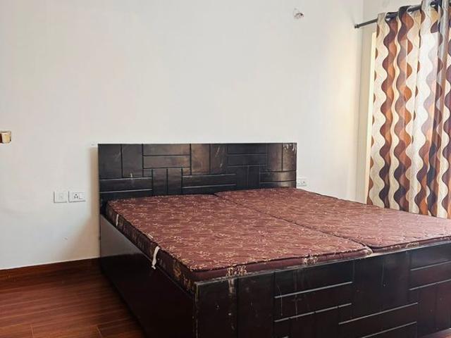 Flat for rent in Shahdara, Noida