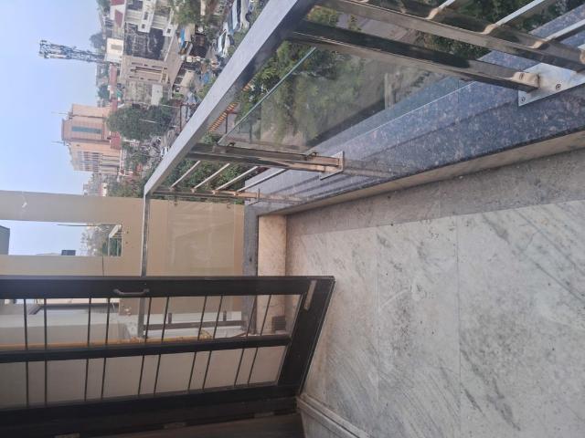 Property for rent in Sector 11, Noida