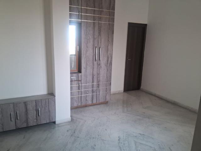 Property for rent in Sector 11, Noida