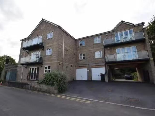 Apartment for rent in Apperley Bridge, West Yorkshire