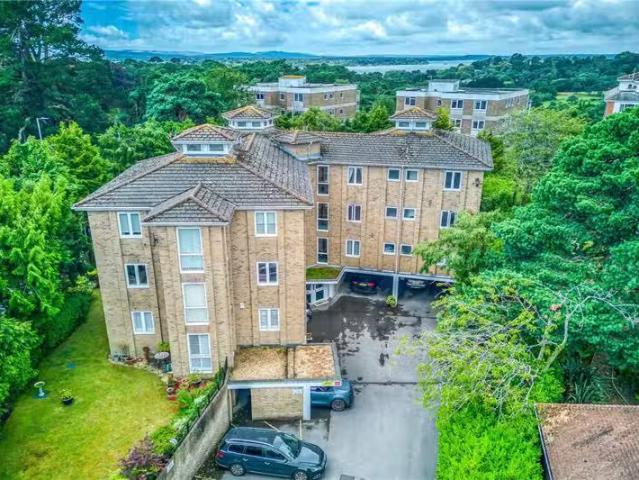 Apartment for rent in Canford Cliffs, Poole