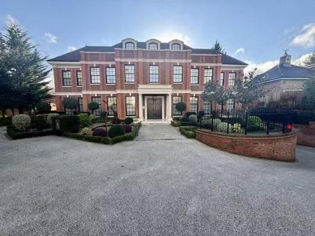 House for rent in Hadley Wood, Greater London