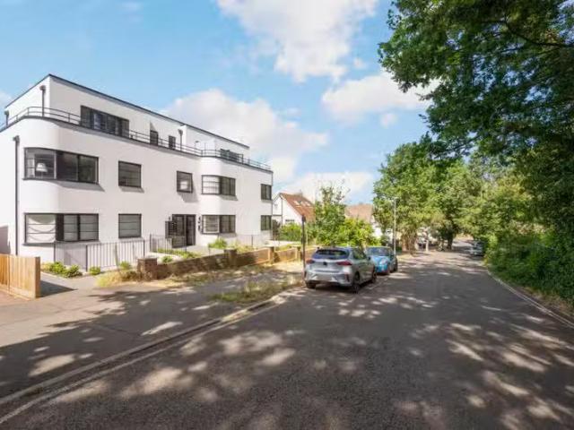 Apartment for rent in Surbiton, Greater London