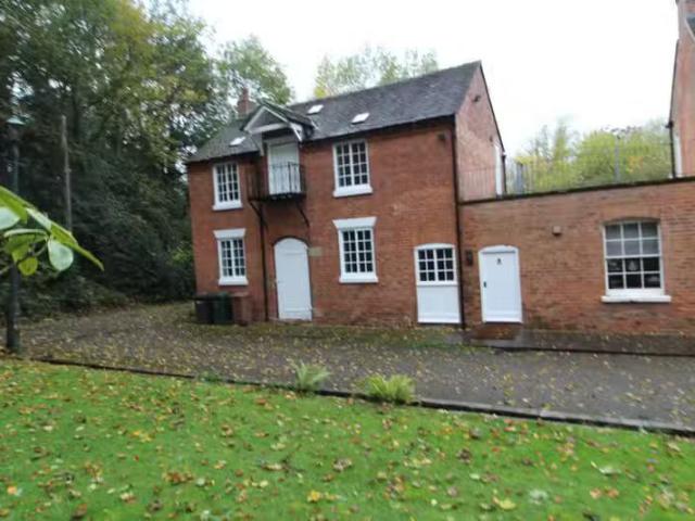 House for rent in Winshill, Beamhurst