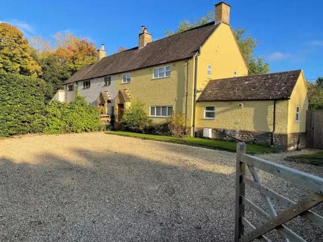 House for rent in Fossebridge, Gloucestershire