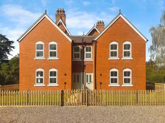 House for rent in Gun Hill, Warwickshire