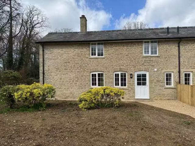House for rent in Fossebridge, Gloucestershire