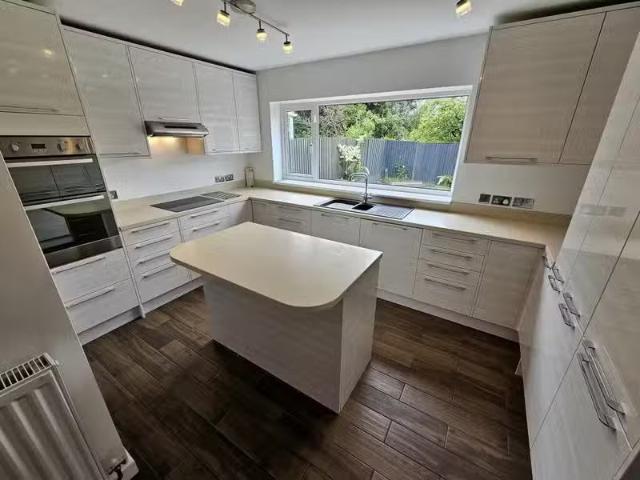 House for rent in Cuddington, Cheshire