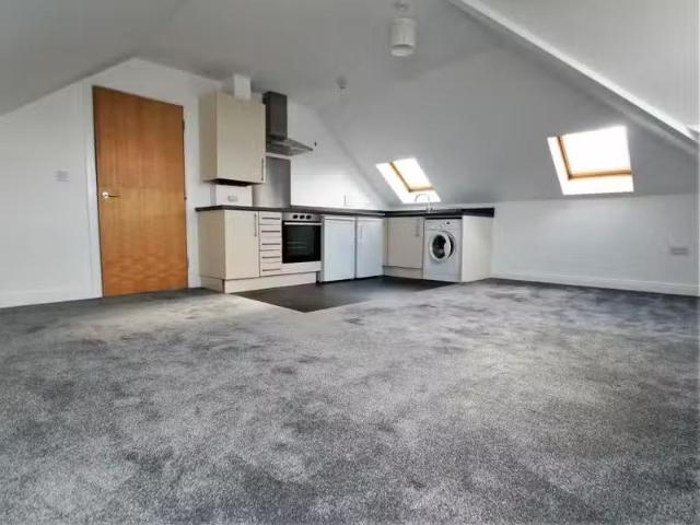 Apartment for rent in Oakdale, Poole