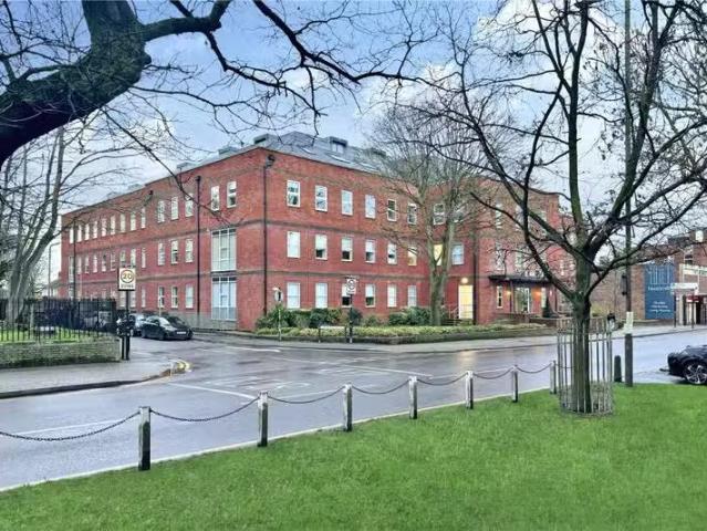 Apartment for rent in Pilgrims' Hatch, Navestock Side