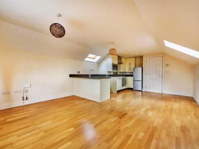 Apartment for rent in St Albans, Five Acres