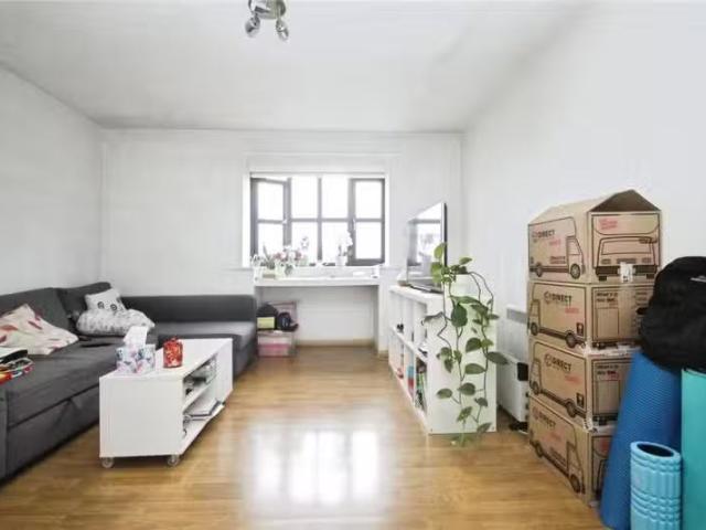 Apartment for rent in London Borough of Merton, Mitcham