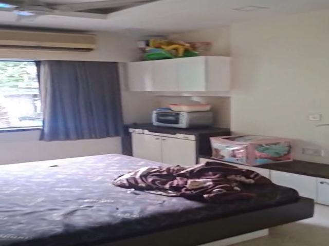 Flat for rent in Parel, Mumbai City District