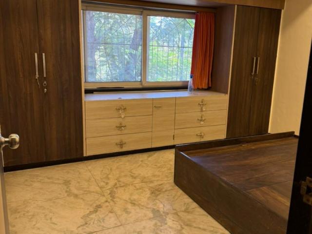 Flat for rent in Dadar West, Mumbai City District