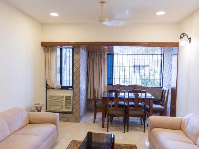 Flat for rent in Khar, Mumbai