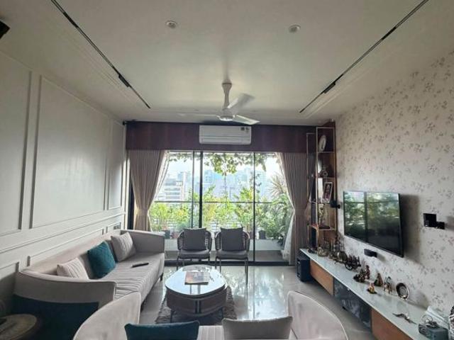 Flat for rent in Khar, Mumbai