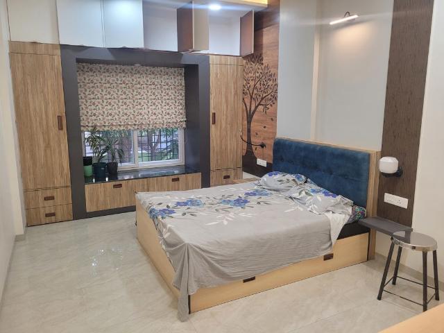 Flat for rent in Model Colony, Pune