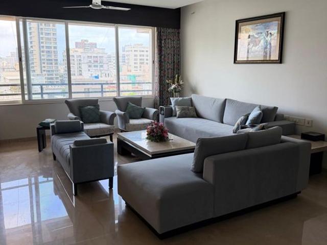 Flat for rent in Khar, Mumbai