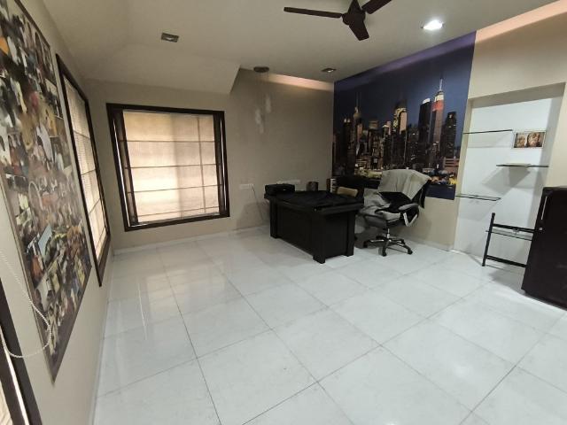 Flat for rent in National Society, Pune