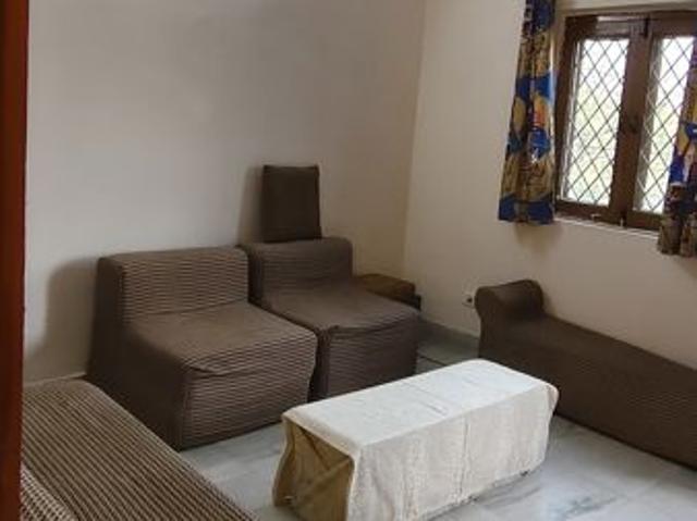 House for rent in Sector 50, Noida